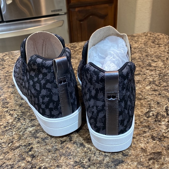 Ryka slip ons sneakers size 8M NWOT - Picture 3 of 6